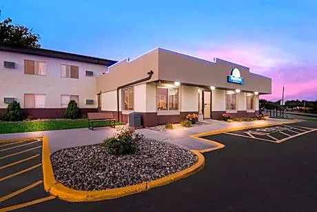 Days Inn by Wyndham Newton hotel detail image 2