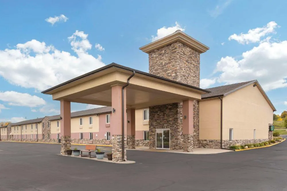 Quality Inn Newton at I-80 hotel hero