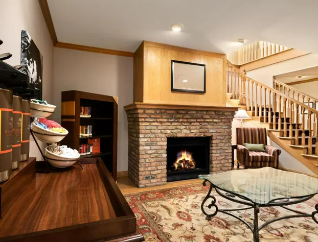 Country Inn & Suites by Radisson, Clinton, IA hotel detail image 2