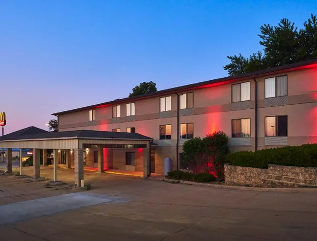 Econo Lodge Maquoketa hotel detail image 1