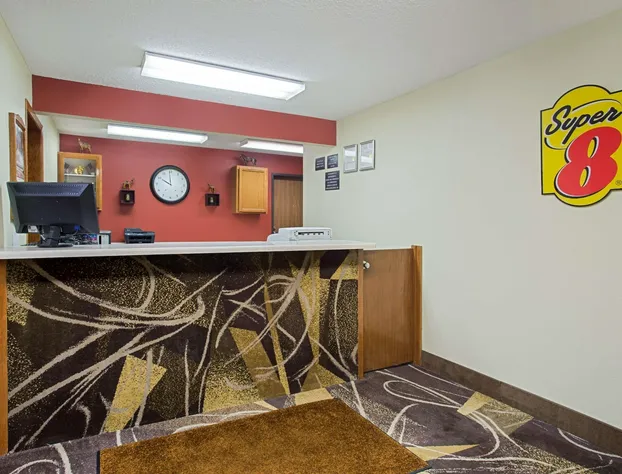 Super 8 by Wyndham Charles City hotel detail image 1