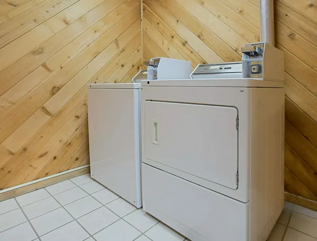 Super 8 by Wyndham Charles City hotel detail image 2