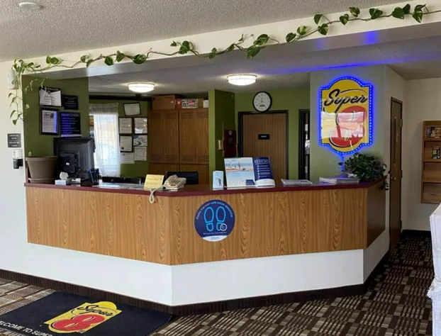 Super 8 by Wyndham Toledo hotel detail image 2