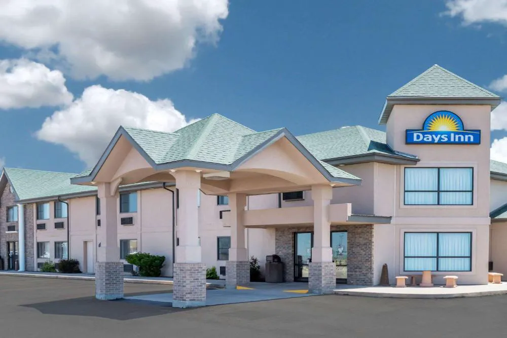 Days Inn by Wyndham Sidney NE hotel hero