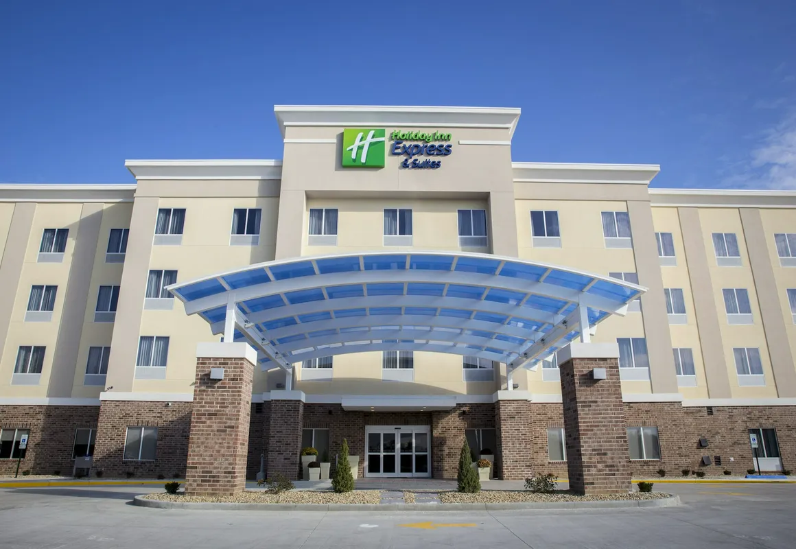 Holiday Inn Express & Suites Edwardsville by IHG hotel hero