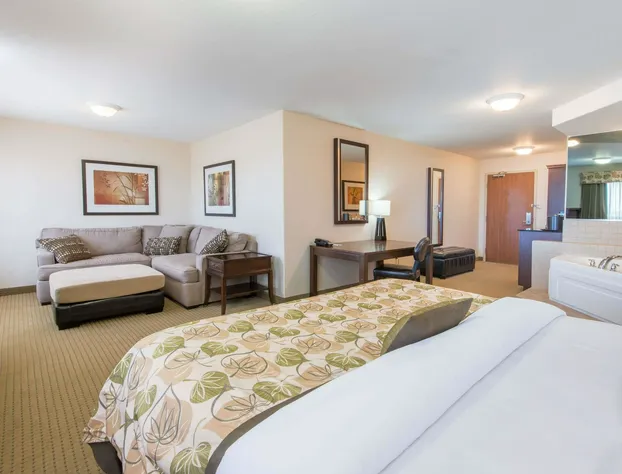 Ramada by Wyndham Wainwright hotel detail image 4