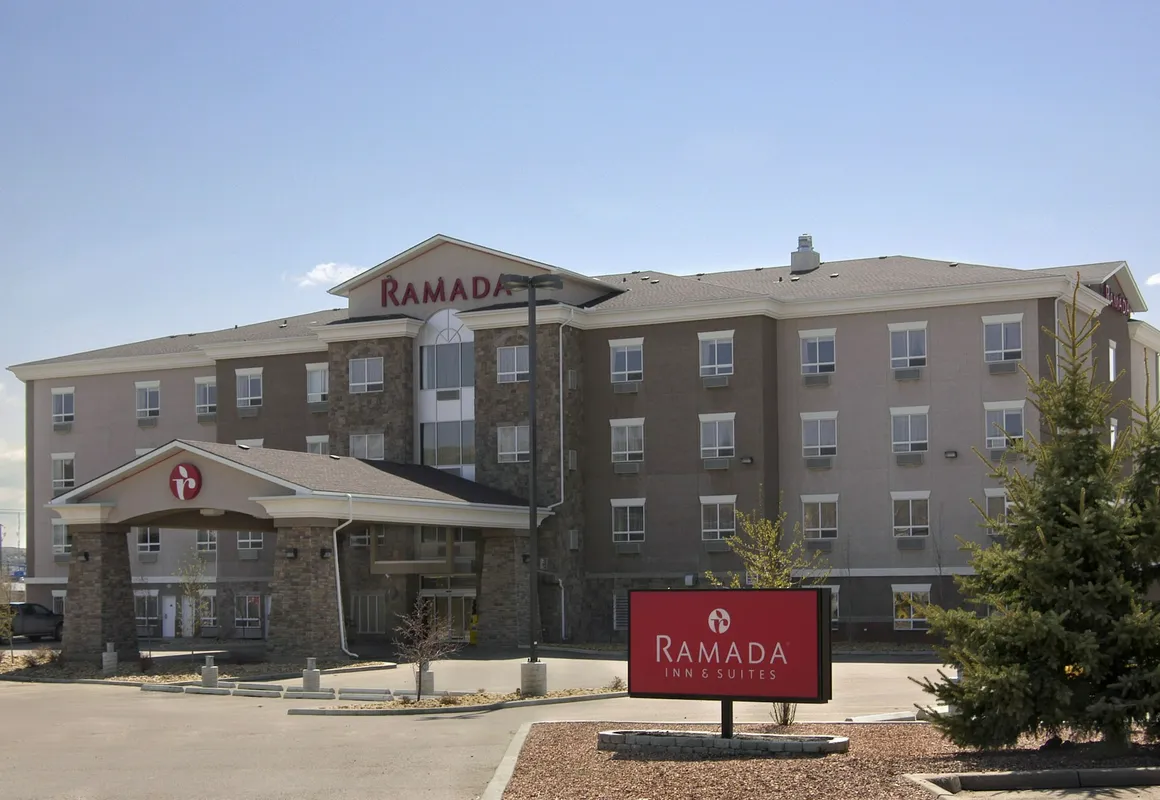 Ramada by Wyndham Drumheller Hotel & Suites hotel hero