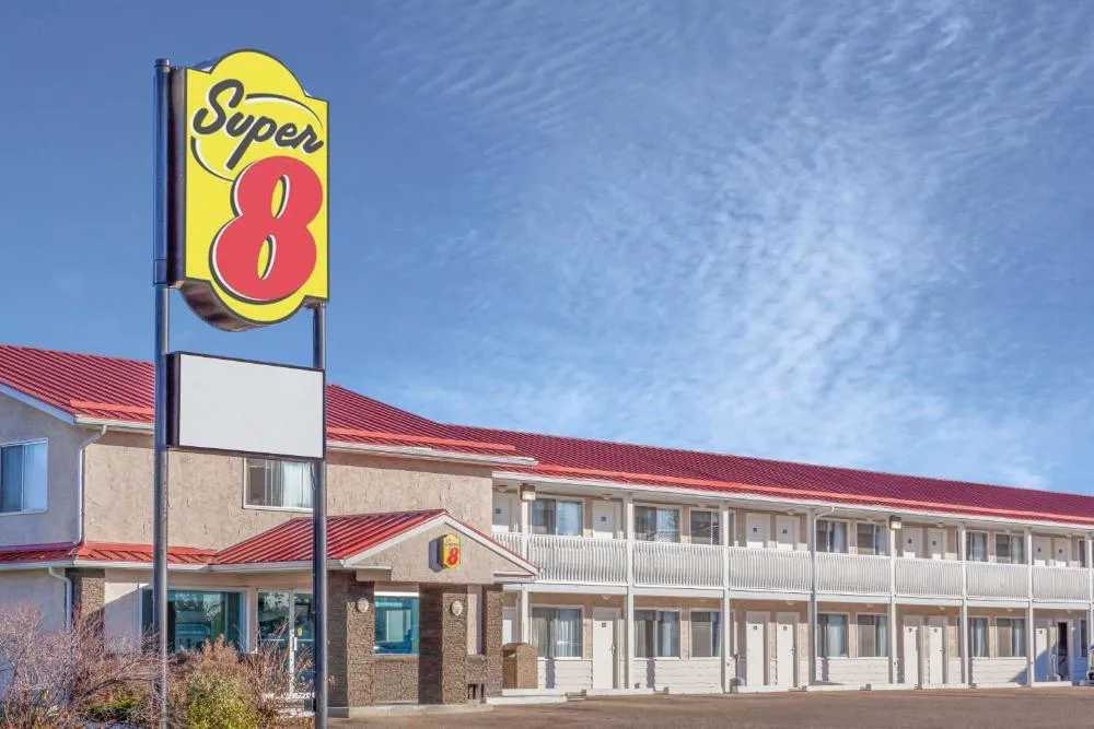Super 8 by Wyndham Stettler hotel hero