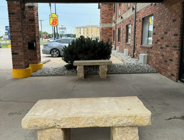 Super 8 by Wyndham Independence KS hotel detail image 3