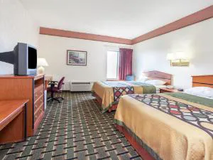 Super 8 by Wyndham Atchison hotel detail image 1