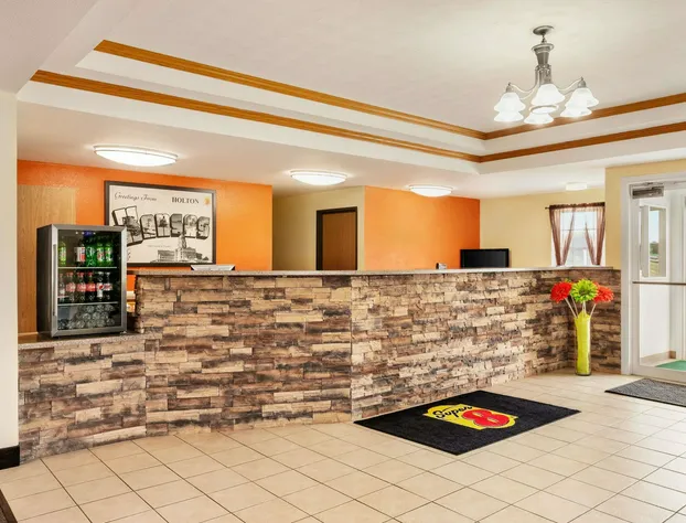 Super 8 by Wyndham Holton hotel detail image 2