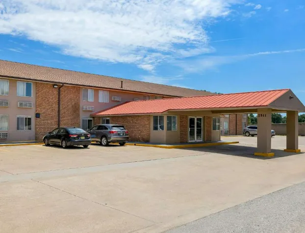 Econo Lodge Emporia hotel detail image 1