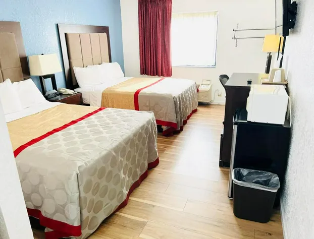 Super 8 by Wyndham Fort Scott hotel detail image 2