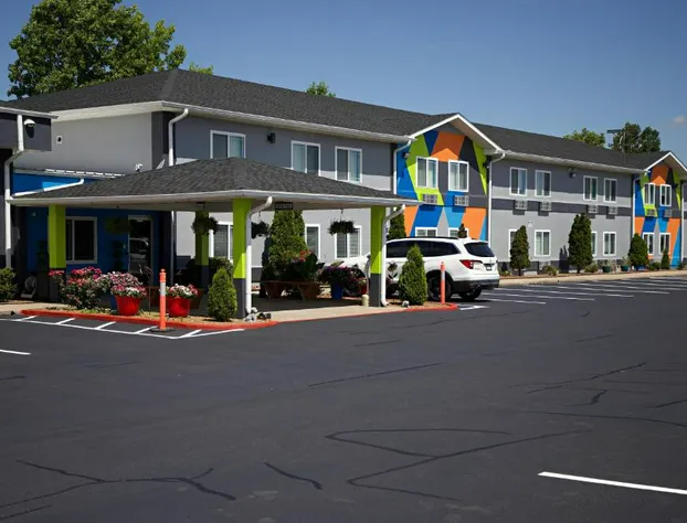 Express Inn Parsons hotel detail image 1