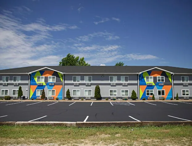 Express Inn Parsons hotel detail image 2