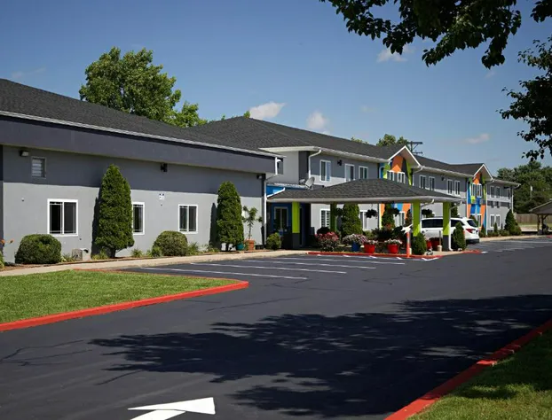 Express Inn Parsons hotel detail image 3