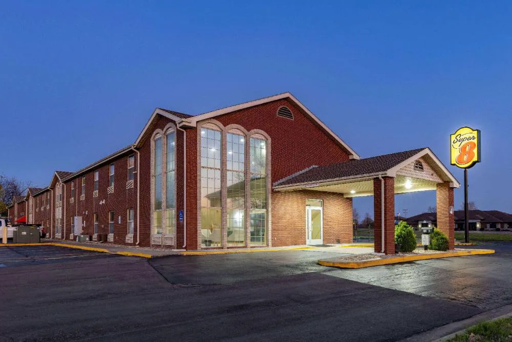Super 8 by Wyndham Nixa/Springfield Area hotel hero