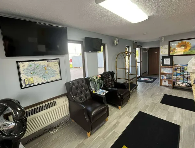 Super 8 by Wyndham Emporia hotel detail image 3