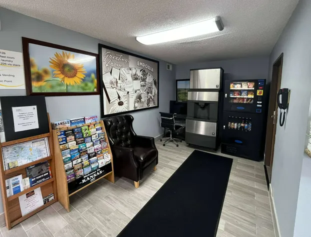 Super 8 by Wyndham Emporia hotel detail image 4