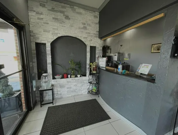 Royal Inn & Suites hotel detail image 1