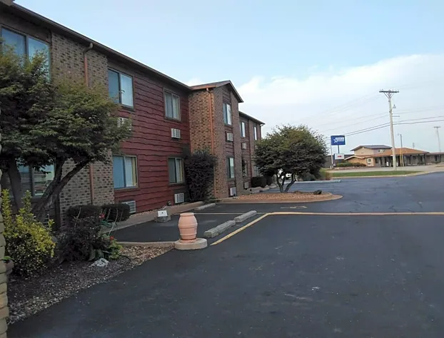 Super 8 by Wyndham Lebanon hotel detail image 1