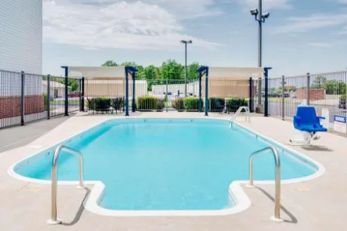 Super 8 by Wyndham Monett hotel detail image 2