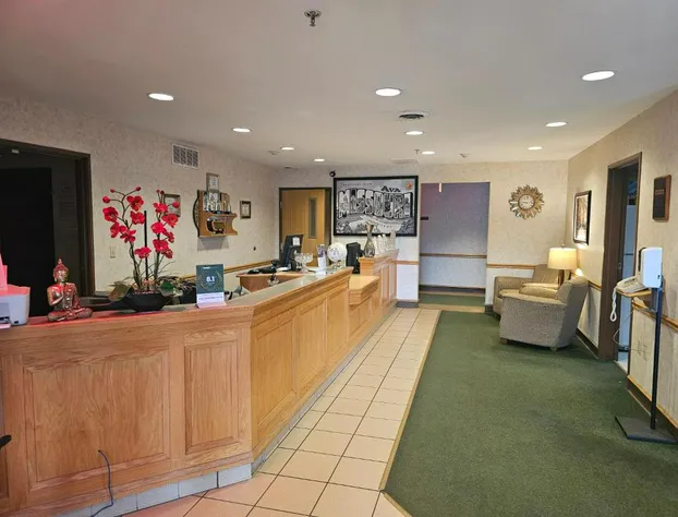 Super 8 by Wyndham Ava hotel detail image 4