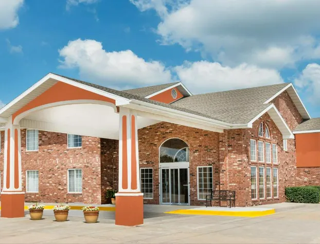 Super 8 by Wyndham Bolivar hotel detail image 1