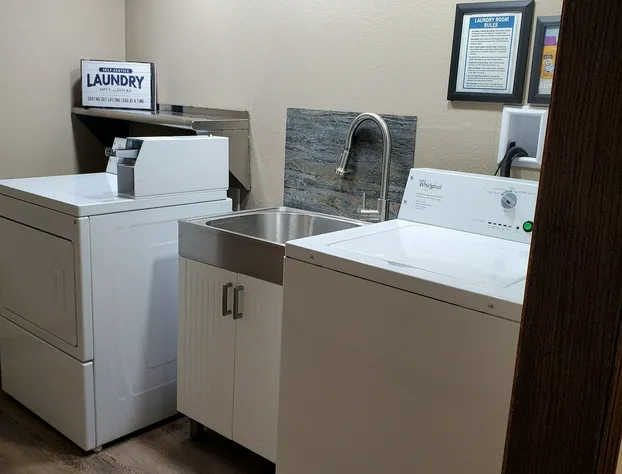 Super 8 by Wyndham Estherville hotel detail image 4