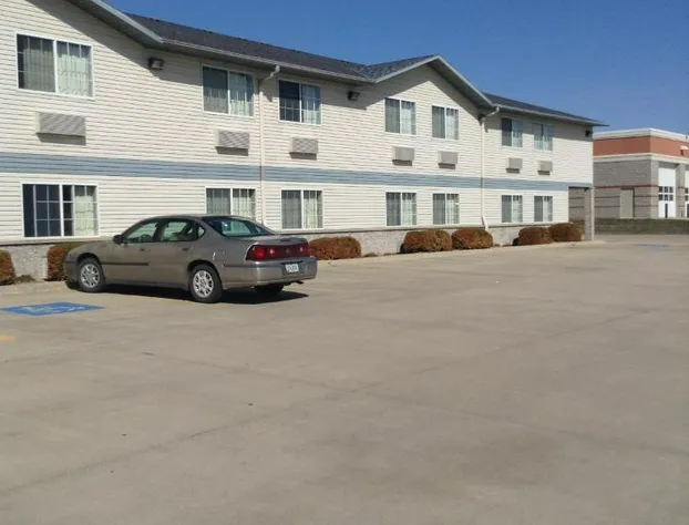 Super 8 by Wyndham Carroll/East hotel detail image 2