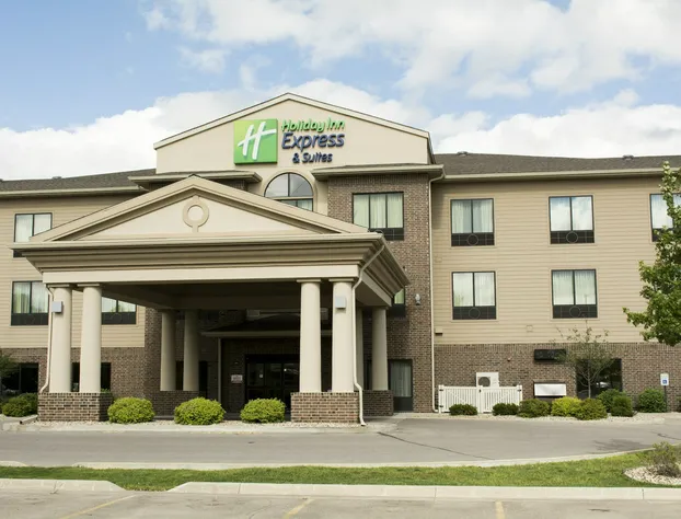 Holiday Inn Express and Suites Mason City by IHG hotel detail image 1