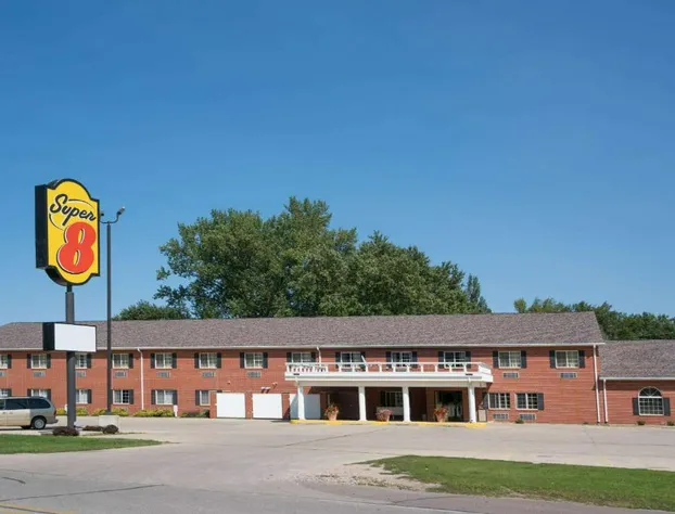 Super 8 by Wyndham Sheldon hotel detail image 1