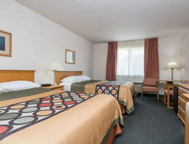 Super 8 by Wyndham Sheldon hotel detail image 4