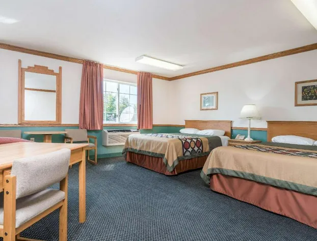 Super 8 by Wyndham Sheldon hotel detail image 2