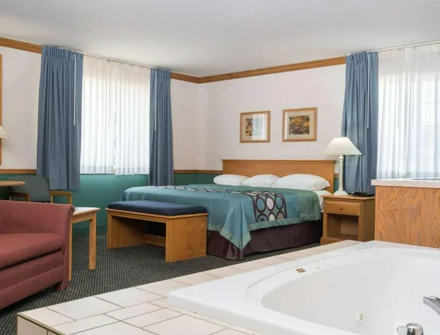 Super 8 by Wyndham Sheldon hotel detail image 4