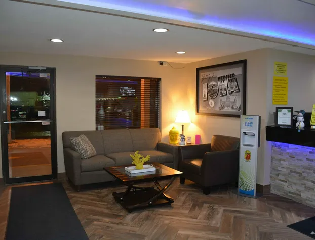 Super 8 by Wyndham Webster City IA hotel detail image 4