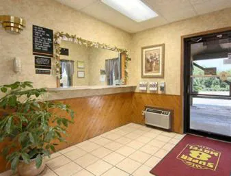 Super 8 by Wyndham Algona hotel detail image 3