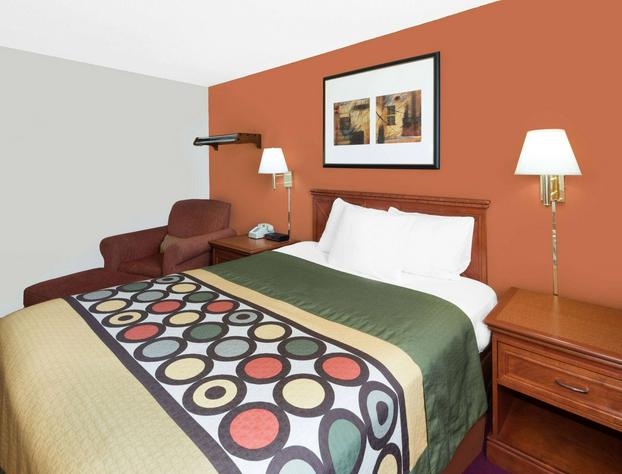 Super 8 by Wyndham Algona hotel detail image 3