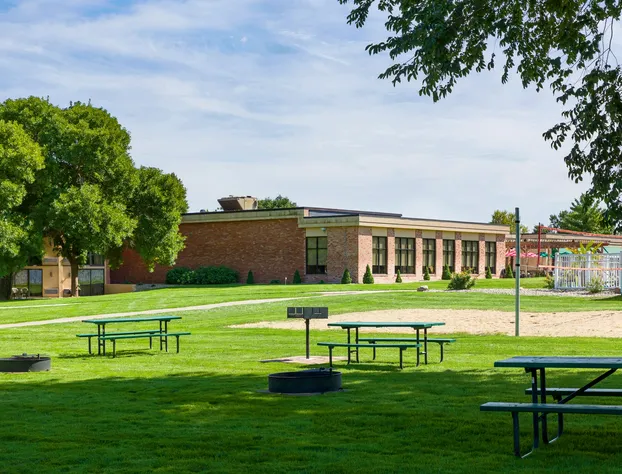 Lake Okoboji Resort & Conference Center hotel detail image 3