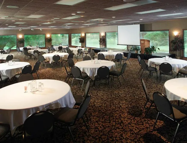 Lake Okoboji Resort & Conference Center hotel detail image 2