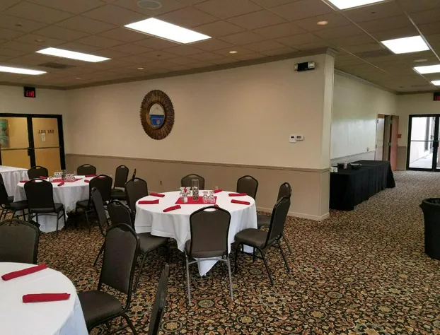 Lake Okoboji Resort & Conference Center hotel detail image 3