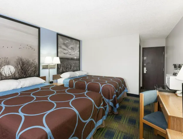 Super 8 by Wyndham Columbus hotel detail image 3