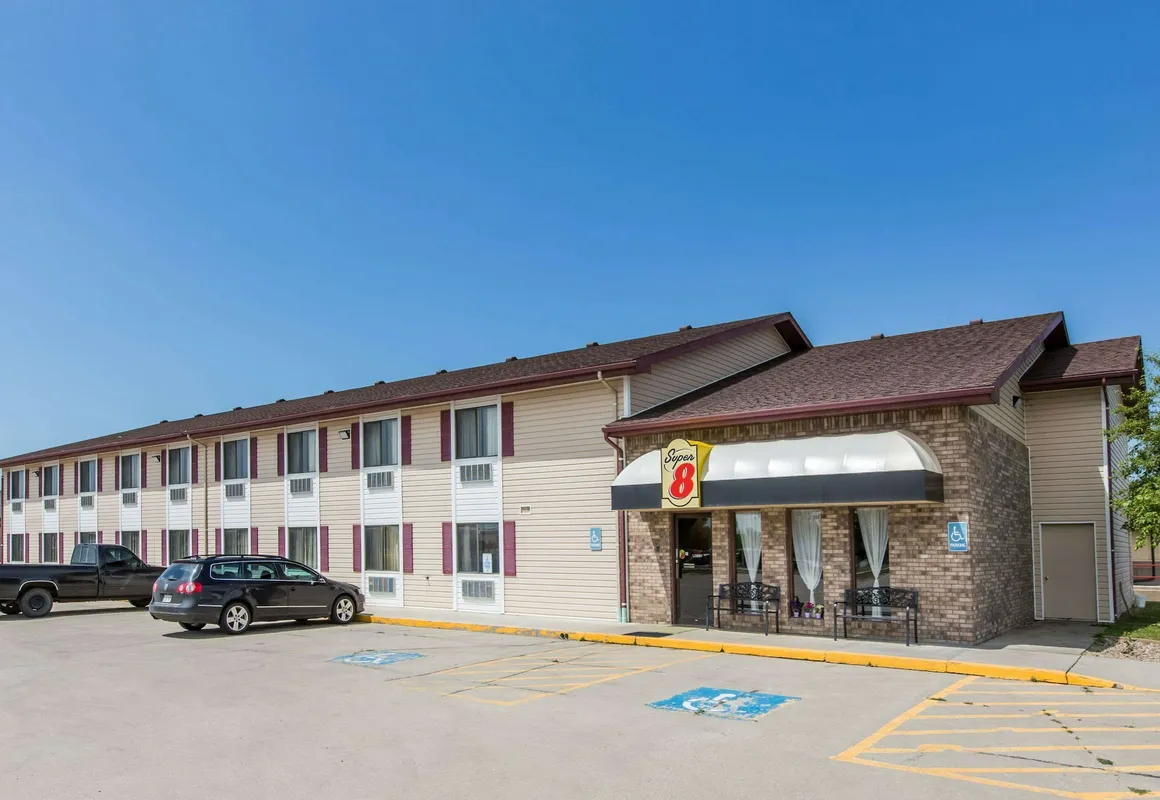 Super 8 by Wyndham Wayne hotel hero