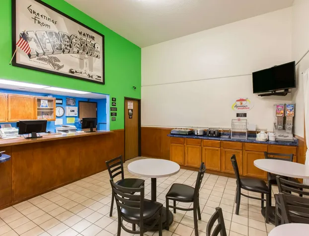 Super 8 by Wyndham Wayne hotel detail image 3