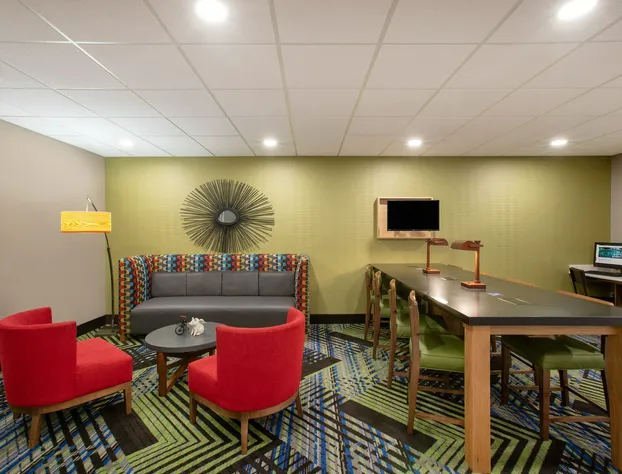 Holiday Inn Express Hotel & Suites Columbus by IHG hotel detail image 4