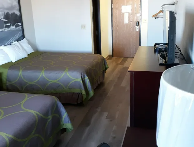 Super 8 by Wyndham Bethany MO hotel detail image 4