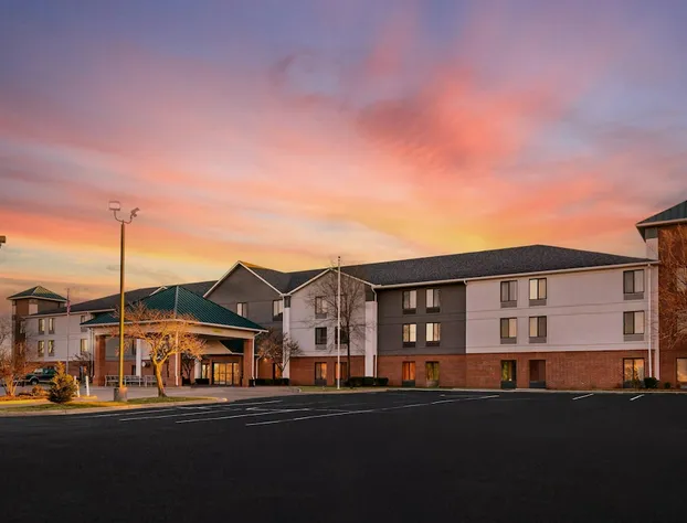 Quality Inn Warrensburg hotel detail image 4
