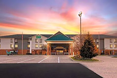 Quality Inn hotel hero