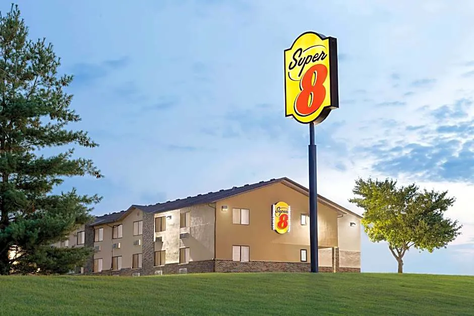 Super 8 by Wyndham Chillicothe hotel hero