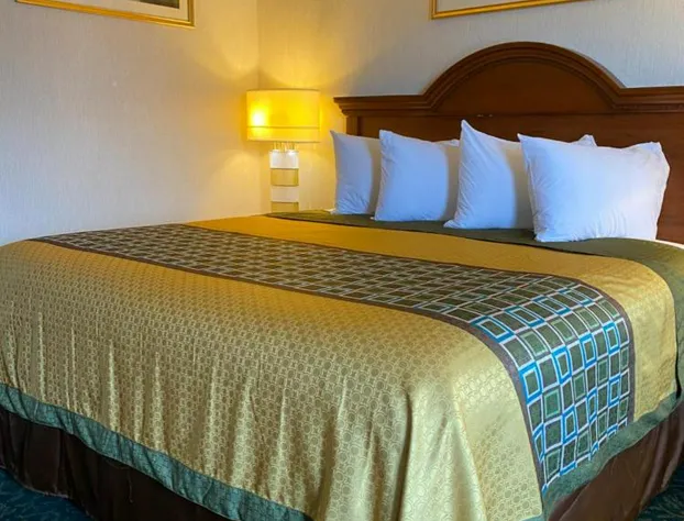 Harrisonville Inn & Suites hotel detail image 3